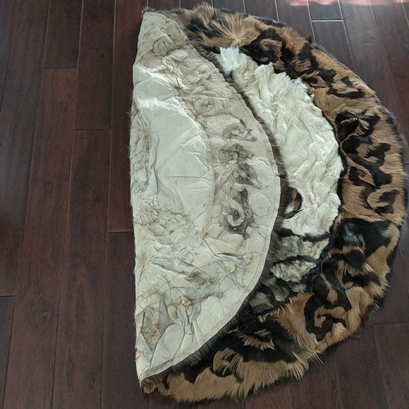 **SOLD** FUR Tiger Rug Wall Decor Black Brown - Picture 4 of 8